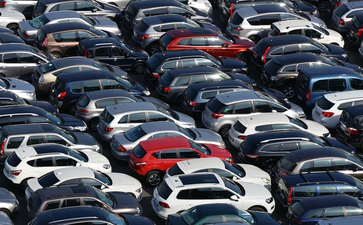 单日新增报废1.3万份 “以旧换新”助力8月新能源环比增长17%